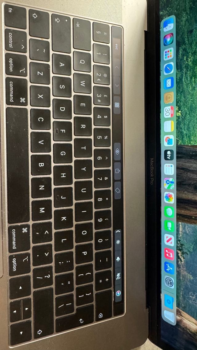 MacBook Pro i9 da 15 pollici da 1 TB