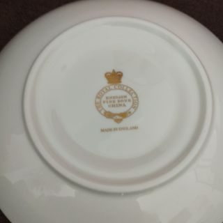 Taza de té y plato de la Casa Real británica