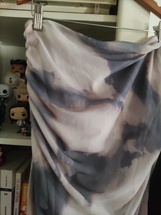 Falda midi estampado tie dye 