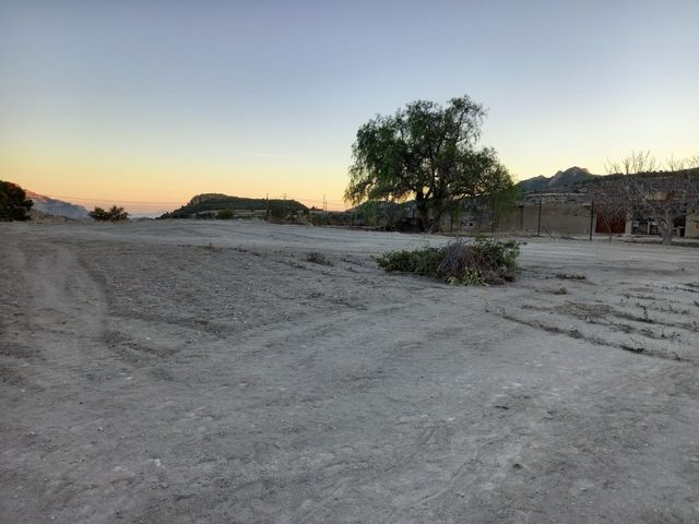 Terreno con casa en Jijona