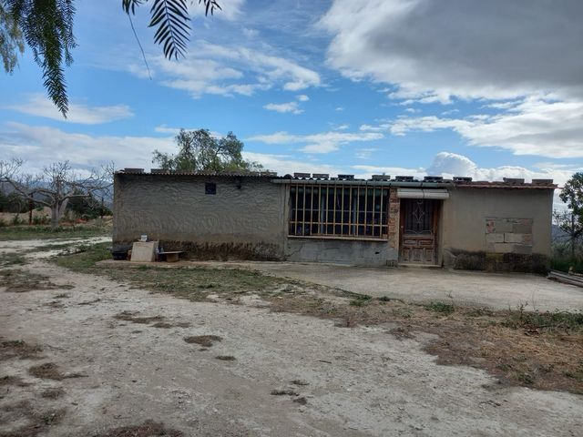 Terreno con casa en Jijona