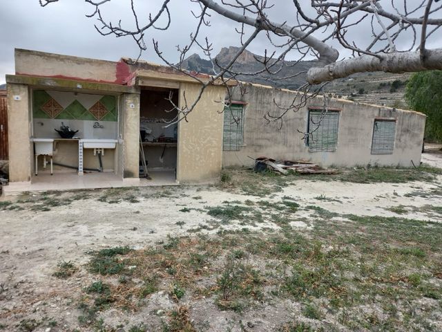 Terreno con casa en Jijona