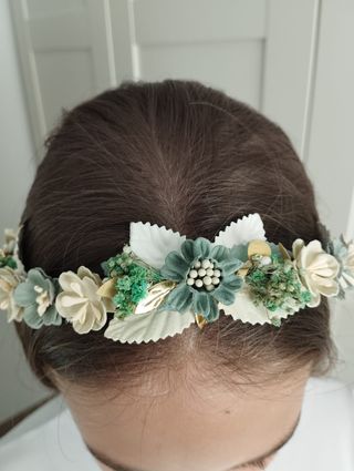 Corona comunión flores nueva más en mi perfil