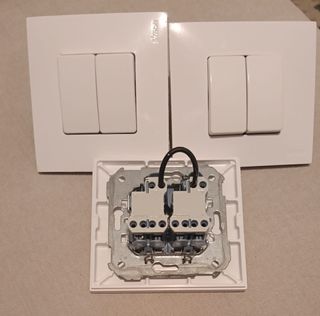 Mecanismos electrónicos SIMON