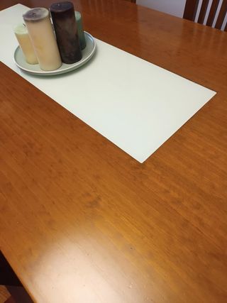 Conjunto de mesa y sillas de salón
