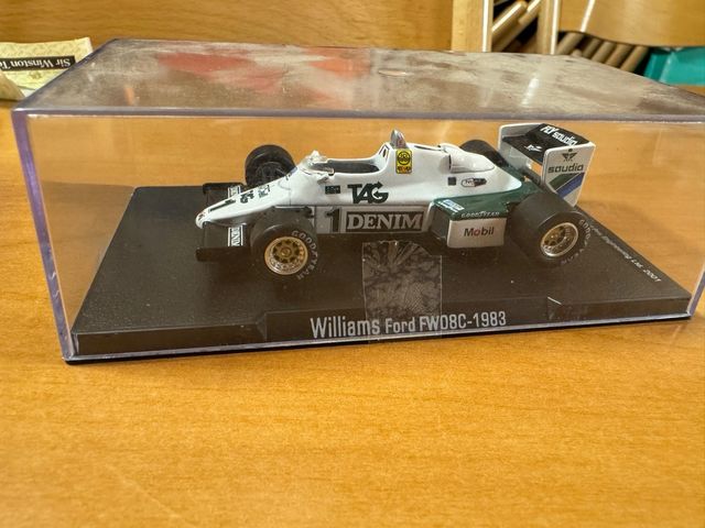 Modellino F1 williams ford fw08c scala 1/43
