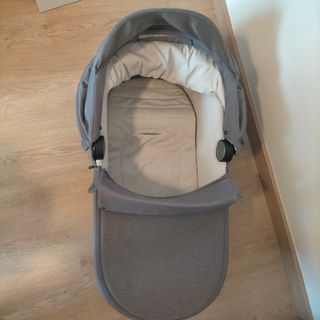 Capazo cochecito bebé Inglesina gris oscuro