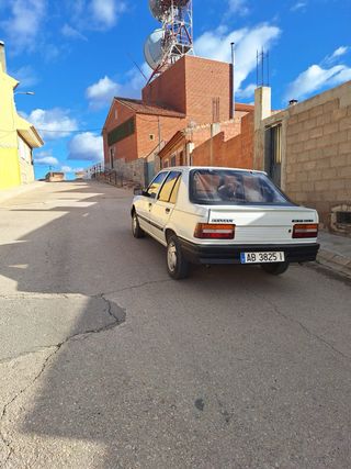 Peugeot 309 1988