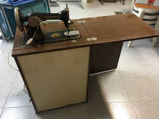 Maquina de coser Singer