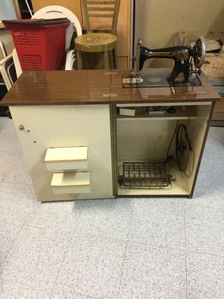 Maquina de coser Singer