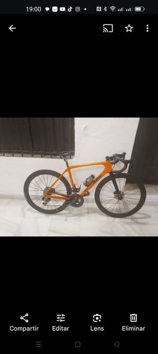 Bicicleta de carretera KTM carbono