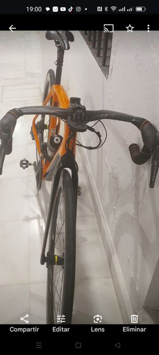 Bicicleta de carretera KTM carbono