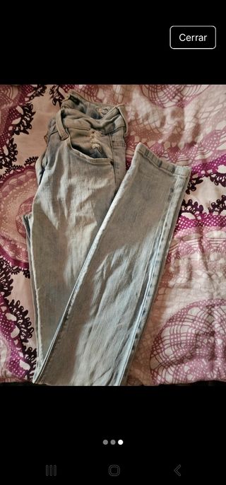 Vaquero claro con rotos. PullBear