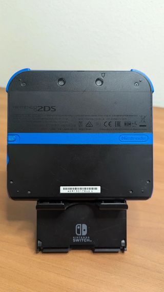 Nintendo 2DS + 4 giochi e custodia (A150)