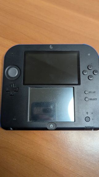 Nintendo 2DS + 4 giochi e custodia (A150)