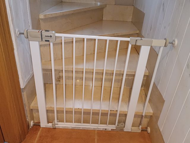 Barrera escalera safety 1st autoclose