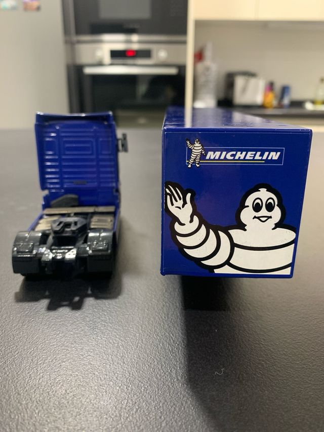 Camion Renault Magnum Michelin de joal