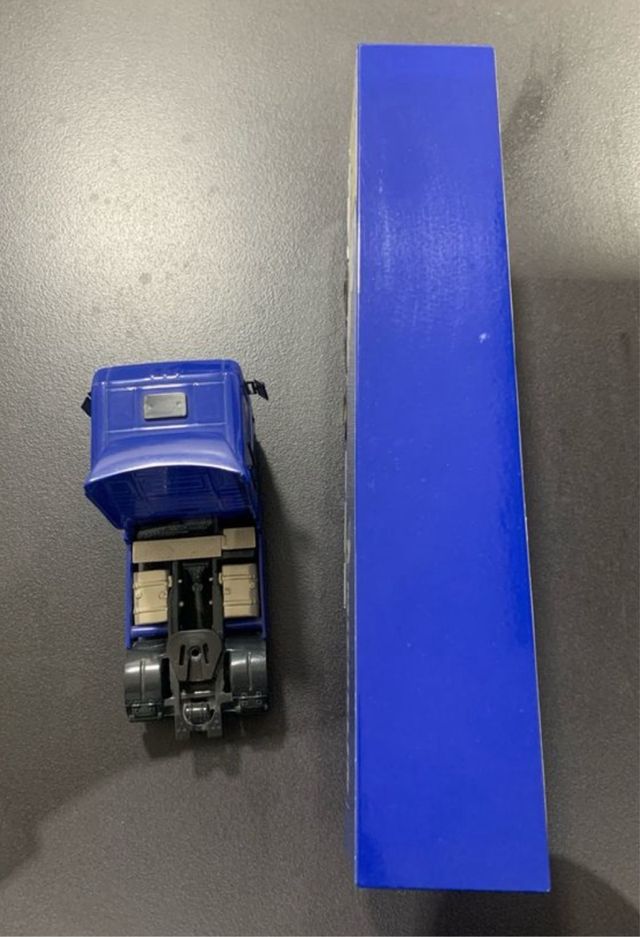 Camion Renault Magnum Michelin de joal