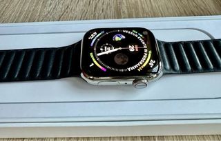 Apple watch serie 8 45mm acciaio 4g