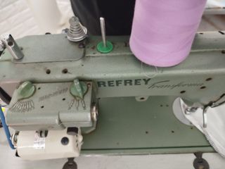 Máquina de coser refrey transforma