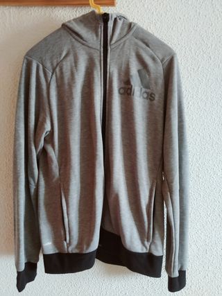 Chaqueta Adidas nueva 