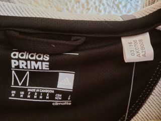 Chaqueta Adidas nueva 