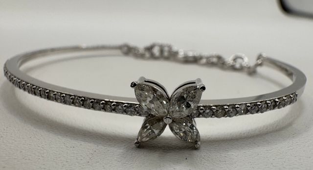 Pulsera de oro blanco de 18 kt con diamantes