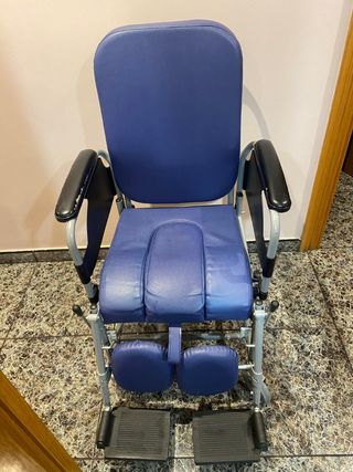 URGE - SILLA DE RUEDAS CON INODORO VERMEIREN