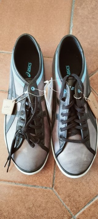 Zapatillas Asics nuevas 