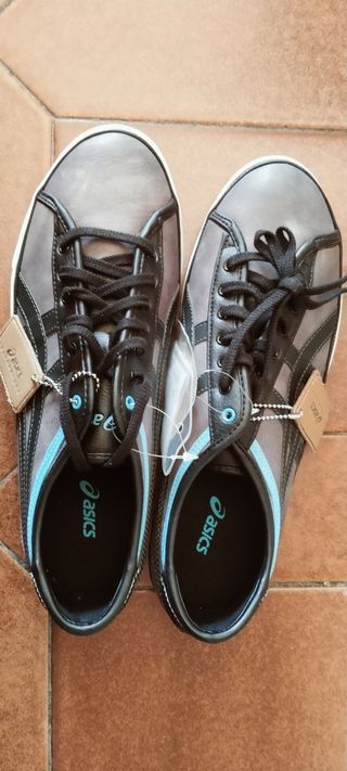 Zapatillas Asics nuevas 