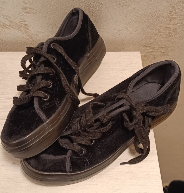Zapatillas terciopelo negro talla 36