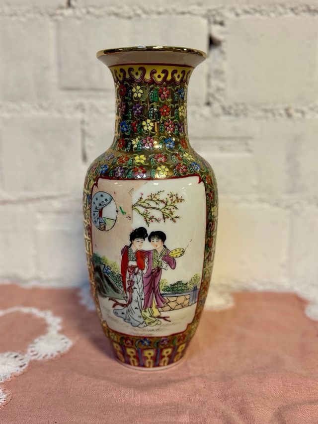 Jarrón de Porcelana  Firma Nian Qian Zhilong