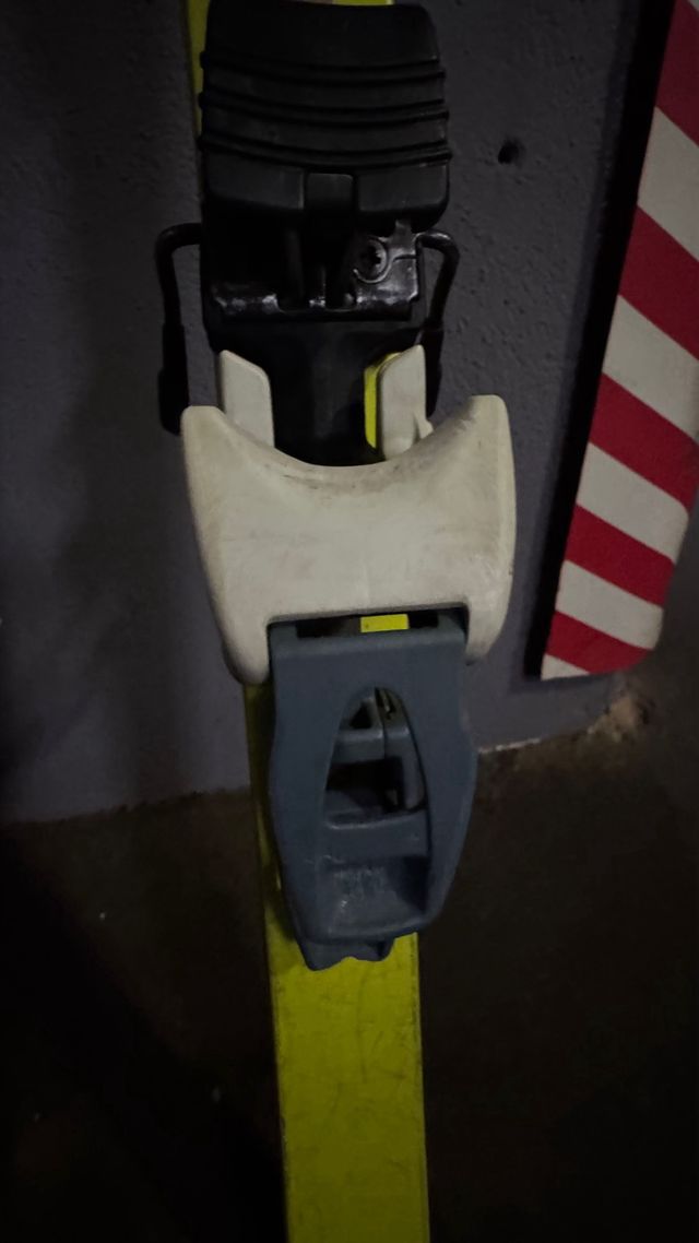 Equipo de esqui de travesía