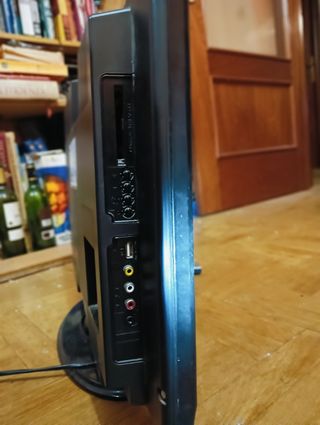 Televisión OKI LG de 22".Con lector DVD.USB,HDMI ,