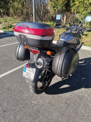 Moto vstrom DL650 vendo o cambio por furgoneta