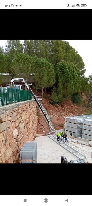 Alquiler camión grúa pluma (transportes)