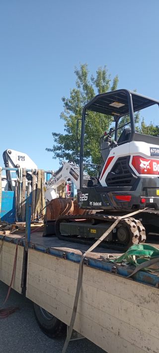 Alquiler camión grúa pluma (transportes)