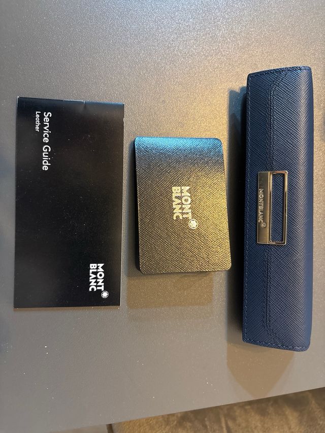 Estuche y bolígrafo Pix.