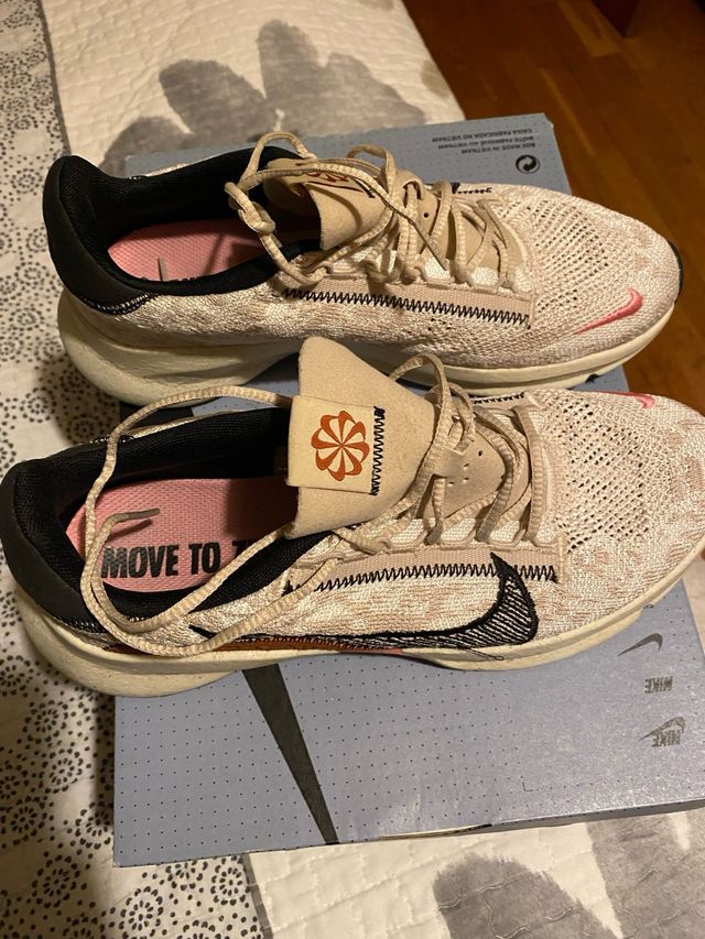 Zapatillas deportivas Nike mujer numero 39.5