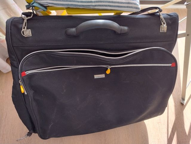 Maleta  "porta trajes "