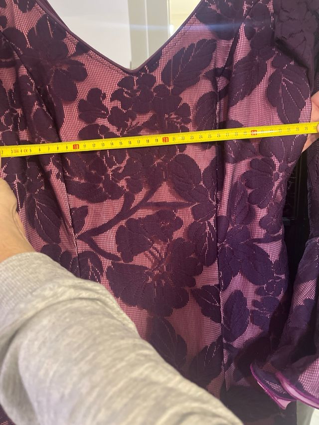 Vestido flamenca morado de encaje