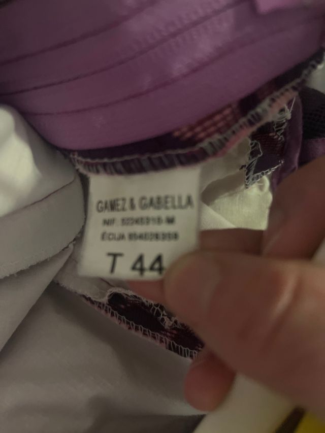 Vestido flamenca morado de encaje