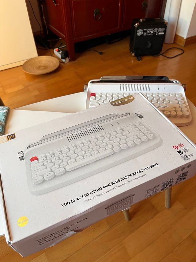 Teclado Yunzii Actto B303 blanco