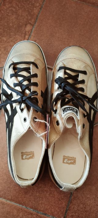 Zapatillas Asics nuevas 