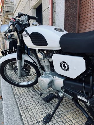 Preciosa CAFE RACER!!!