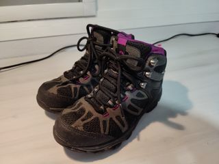 Botas montaña talla 30