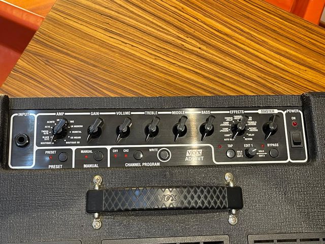 Amplificatore Vox Valvetronic AD50VT