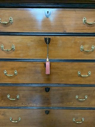 Gran comoda. cajonera de gran calidad