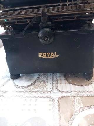 Máquina de escribir antigua Royal.