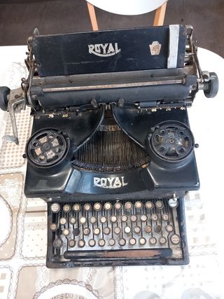 Máquina de escribir antigua Royal.